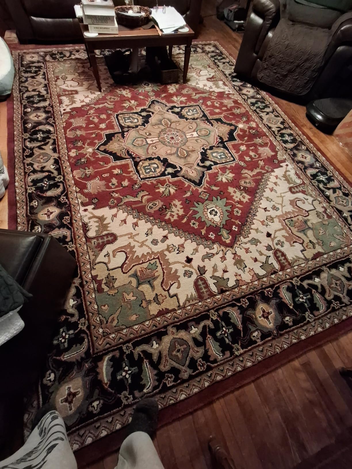 SAFAVIEH Area Rug 8x10 - Heritage Collection - Large - Red, Handmade Wool, Traditional Oriental Medallion Design, Ideal for Living Room, Bedroom, Dining Space (HG625A) customer photo 1