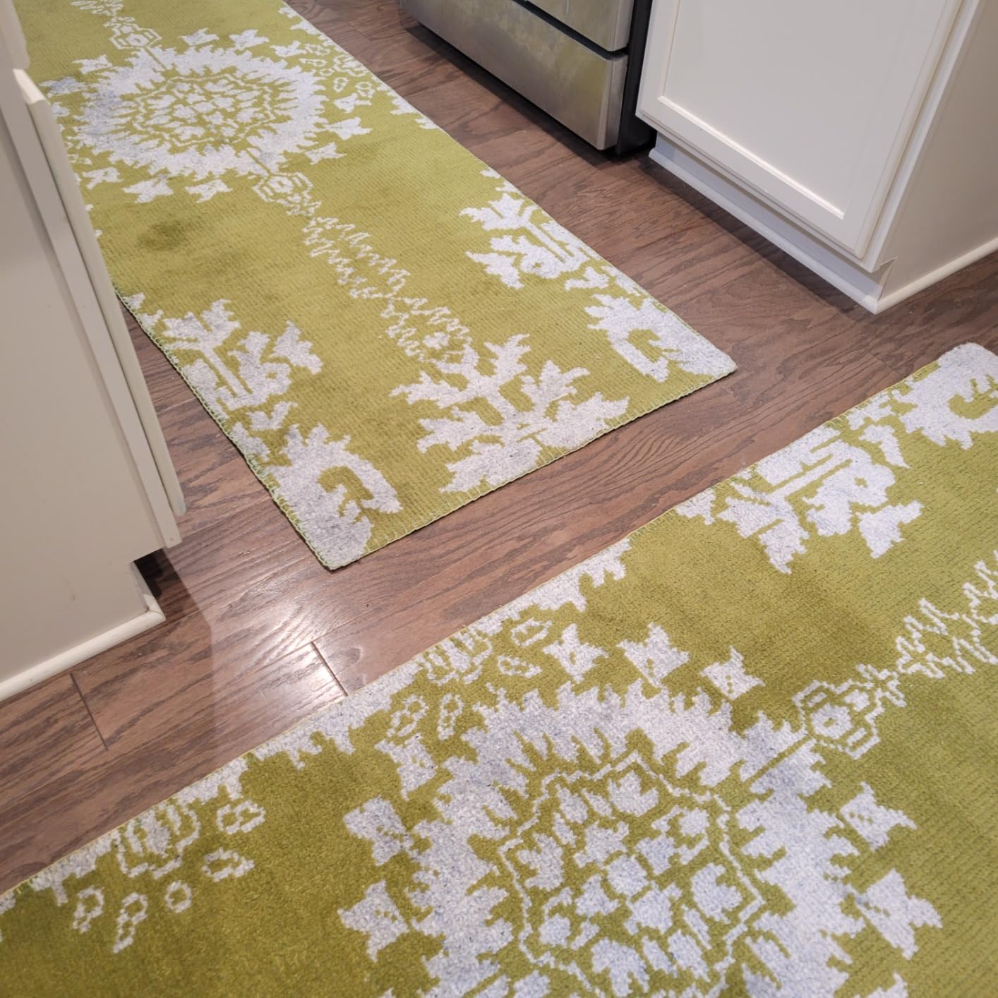SAFAVIEH Stone Wash Collection 9' x 12' Chartreuse STW235A Hand-Knotted Medallion Premium Wool & Viscose Area Rug customer photo 2