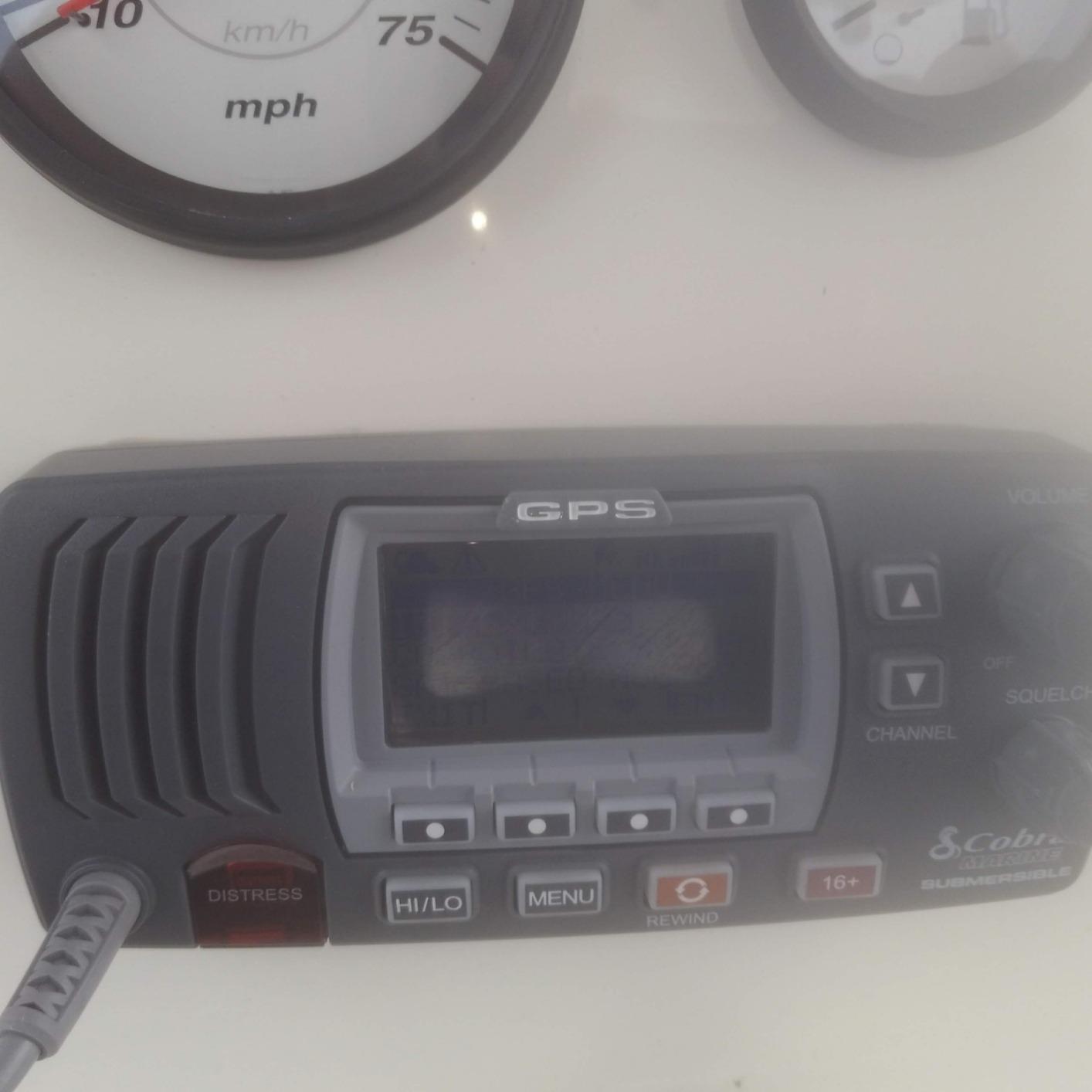 Cobra MR F77W GPS Fixed Mount VHF Marine Radio - 25 Watt VHF, Built-In GPS Receiver, Submersible, LCD Display, Noise Cancelling Mic, NOAA Weather, DSC customer photo 2