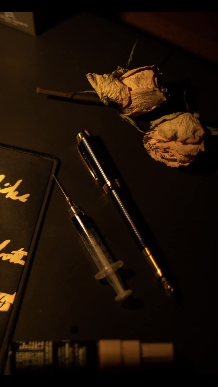 Parker Duofold Centennial Fountain Pen, Prestige Blue Chevron, Medium Solid Gold Nib, Black Ink and Convertor customer photo 2