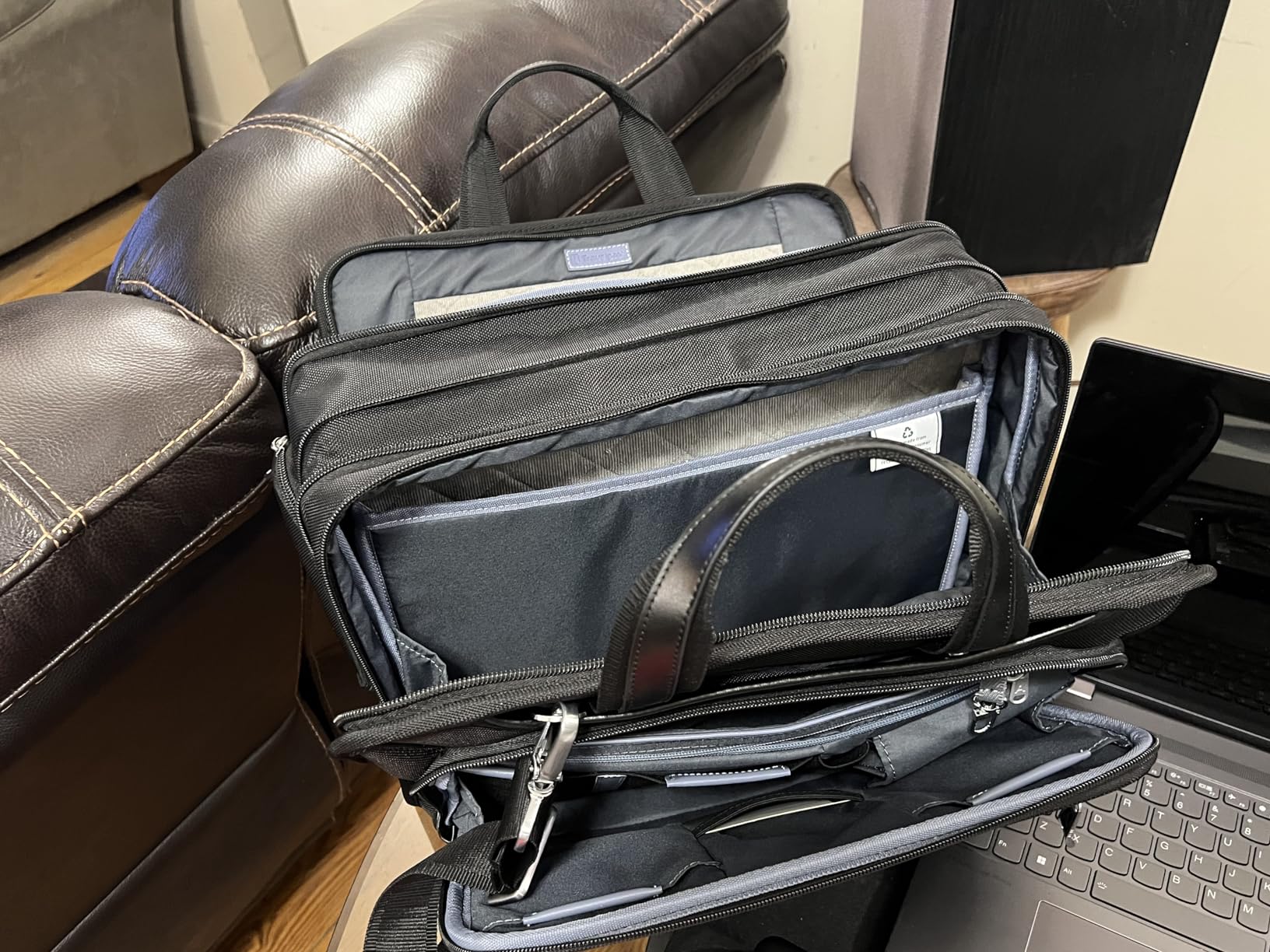 Travelpro Platinum Elite Expandable Business Laptop Briefcase, Fits up to 15.6 Laptop, Work School Travel, Men and Women customer photo 1