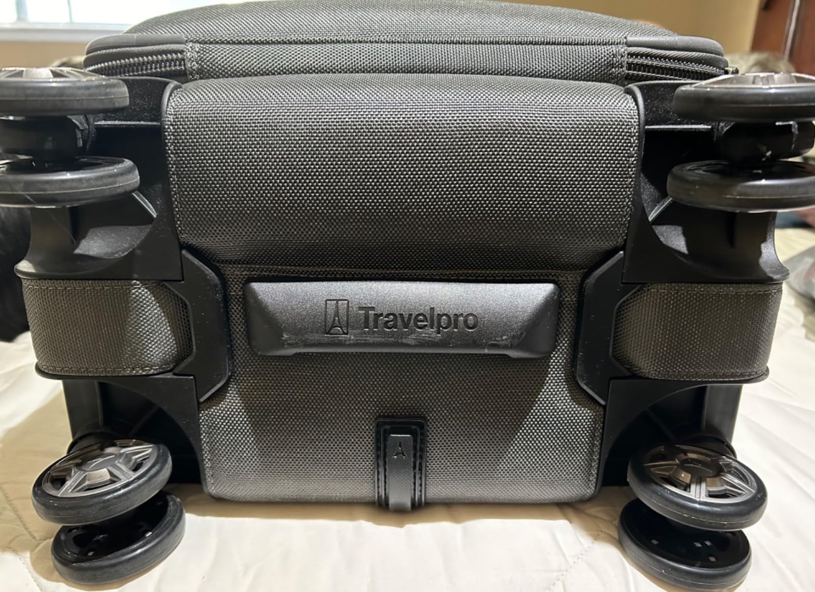 Travelpro Platinum Elite Underseat Spinner Tote Bag with USB Port, Vintage Grey, 16-Inch customer photo 1