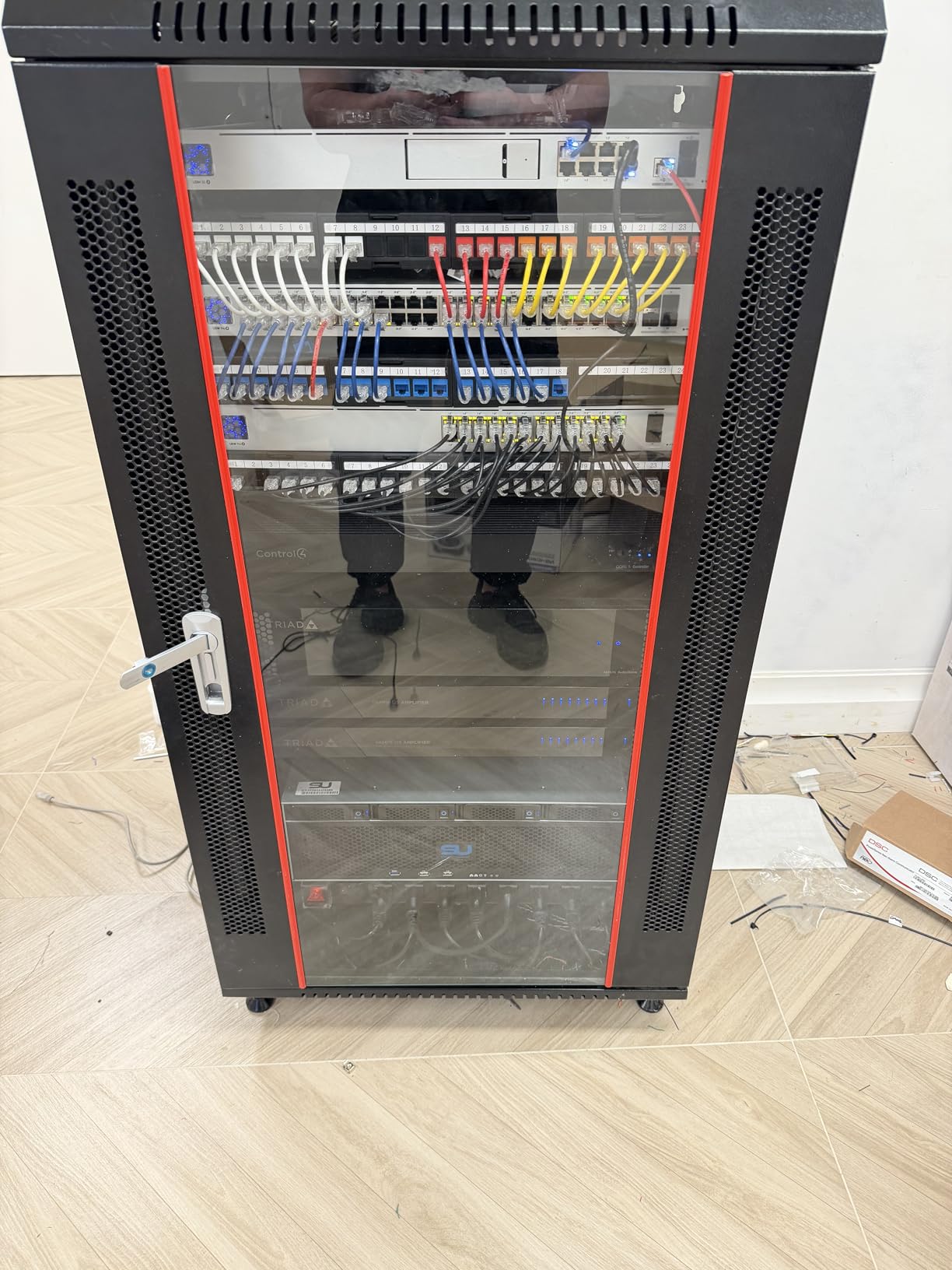 18U Wall Mount Server Rack Cabinet 24