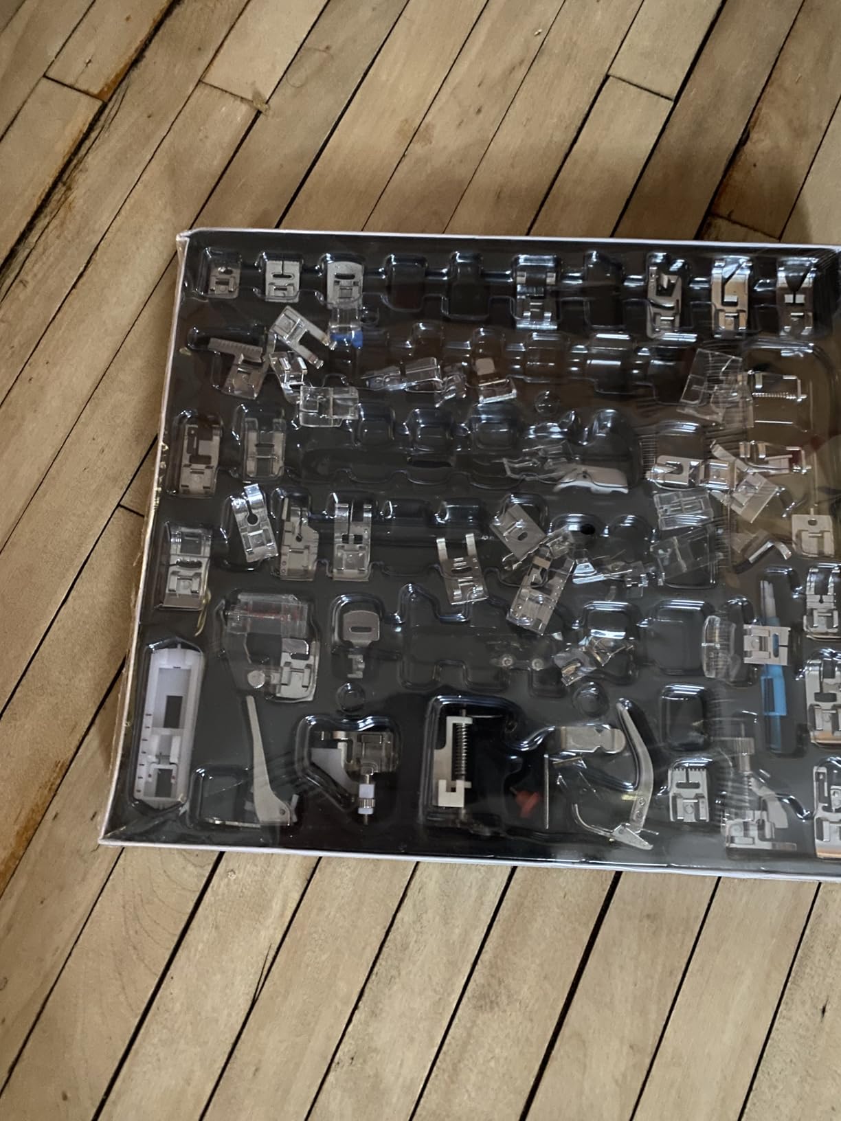 YEQIN Professional Domestic 52pcs Sewing Foot Sewing Machine Feet Presser Feet Set with Plastic Storage Box for Brother, Singer, Janome, Babylock,Toyota,New Home, and Kenmore Low Shank Sewing Machine customer photo 2