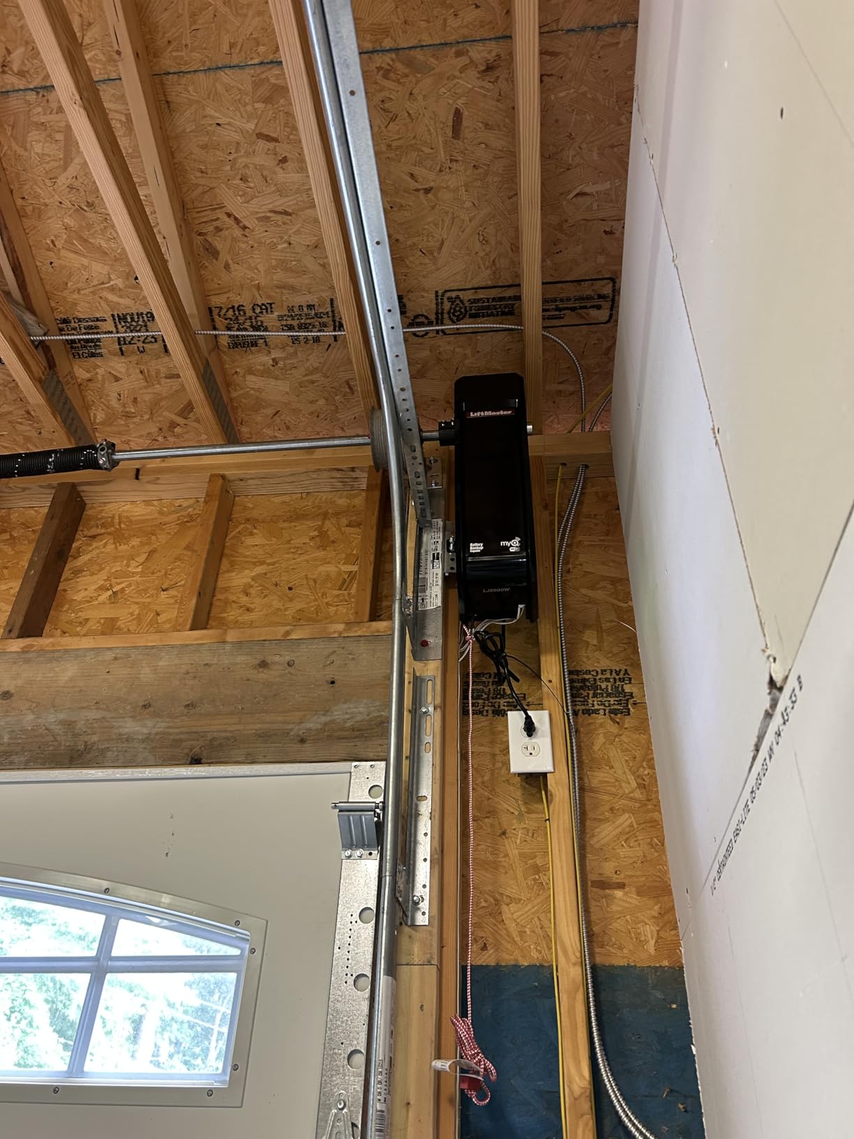 LIFTMASTER 8900W Light-Duty Commercial JACKSHAFT Operator W/Built-in WI-FI for SECTIONAL Doors customer photo 1