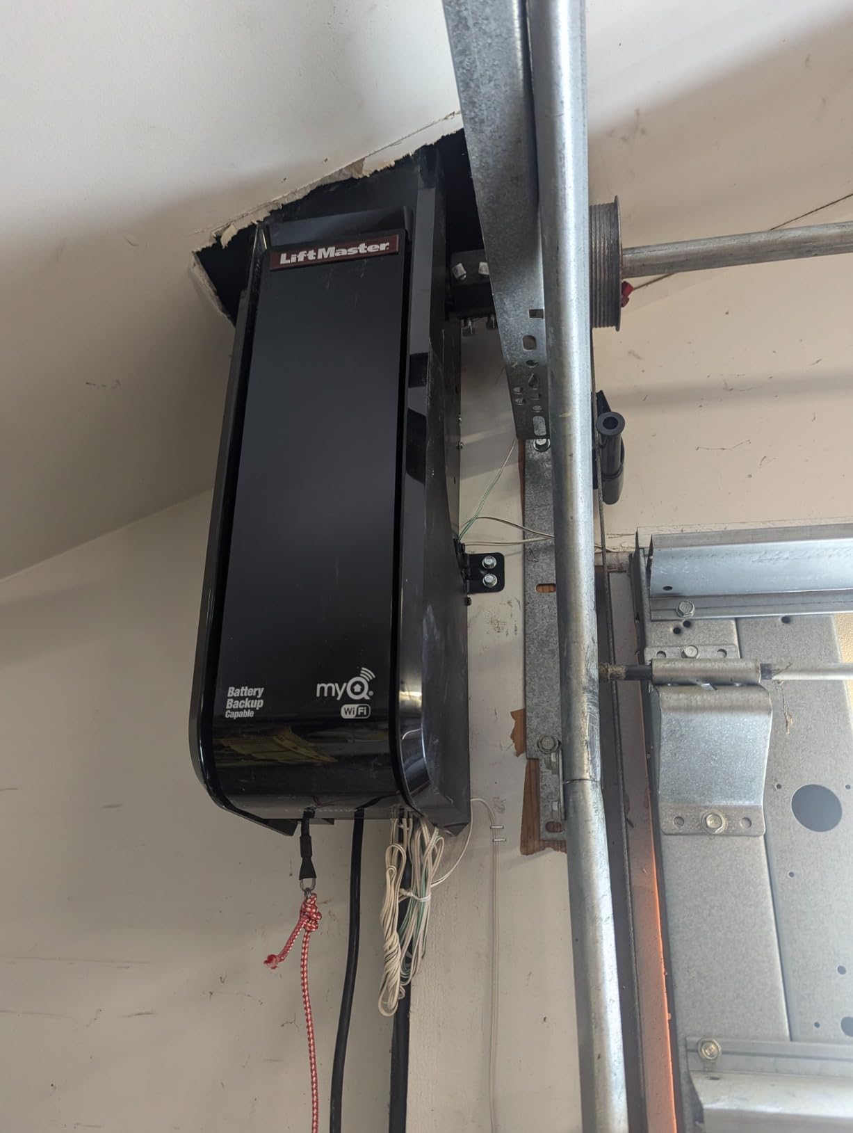 LIFTMASTER 8900W Light-Duty Commercial JACKSHAFT Operator W/Built-in WI-FI for SECTIONAL Doors customer photo 2