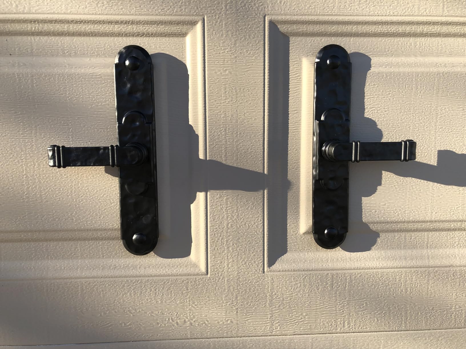 Household Essentials Black Hinge IT Premium Carriage House Lever Handle & Hinge 6 Piece Garage Door Magnet customer photo 1