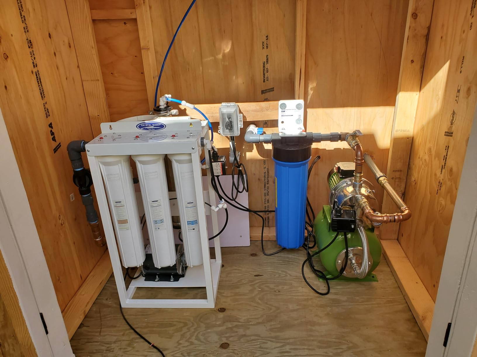 Crystal Quest Whole House Reverse Osmosis Water Filtration System | 165 Gallon Water Tank + Water Pump | Sediment & Carbon Filter - 300 GPD customer photo 1