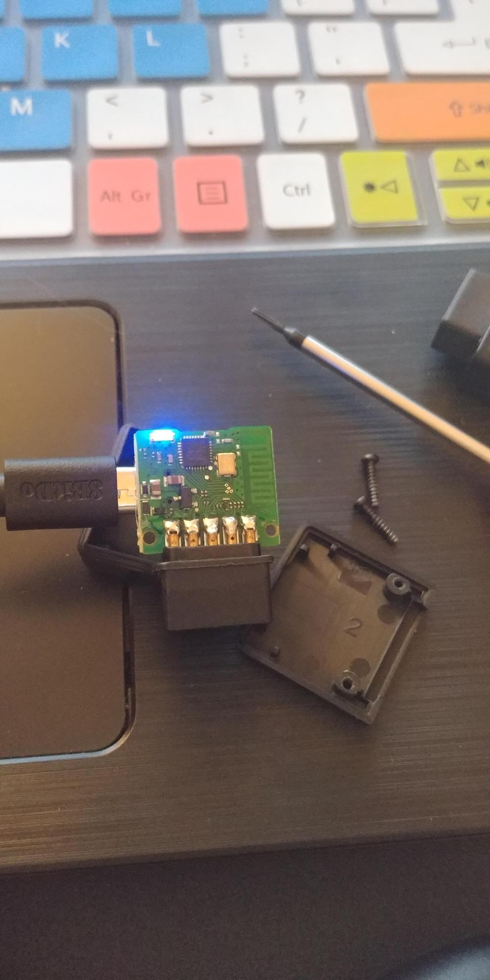 8Bitdo M30 2.4G Wireless Gamepad for the Original Sega Genesis and Sega Mega Drive - Sega Genesis, Black customer photo 2