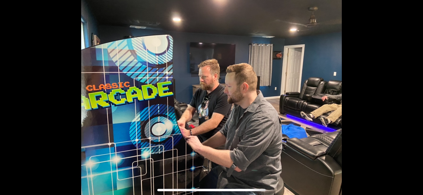 Creative Outdoor Distributor Full Size Stand-Up Commercial Grade Arcade Machine -2 Player, 3000 Games, 22 LCD Screen, 2 Sanwa Joysticks, Trackball, 2 Stools Included customer photo 1