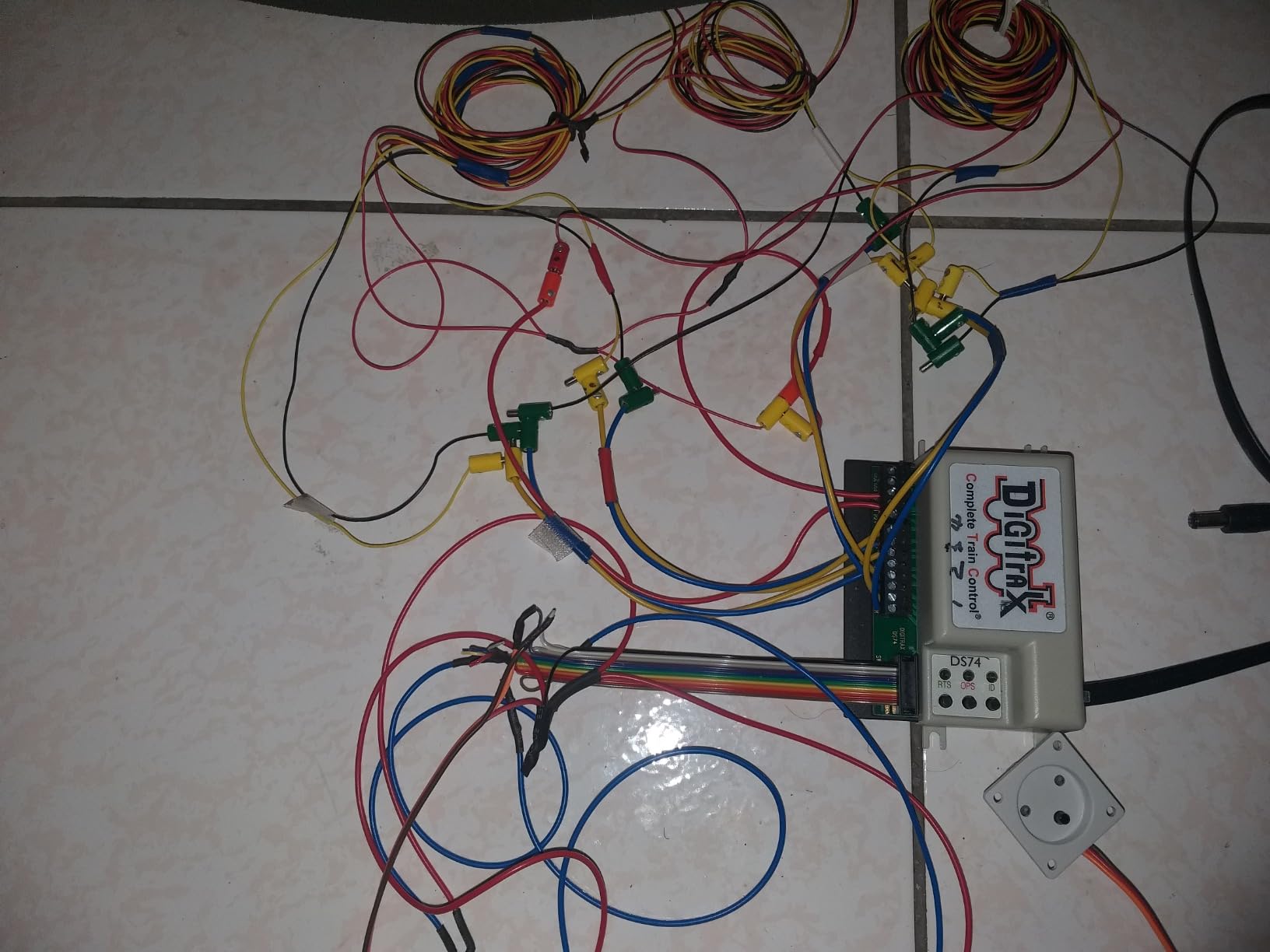 Digitrax Zephyr Express Starter Set DCS52 customer photo 2