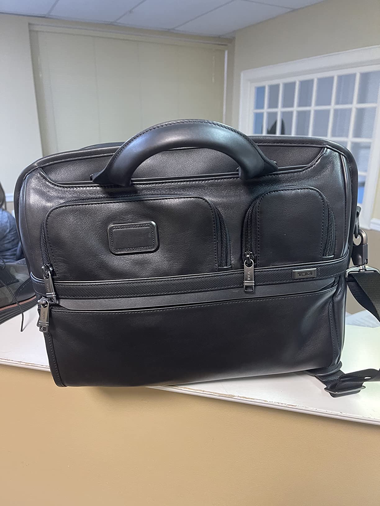 Tumi Alpha Medium 15