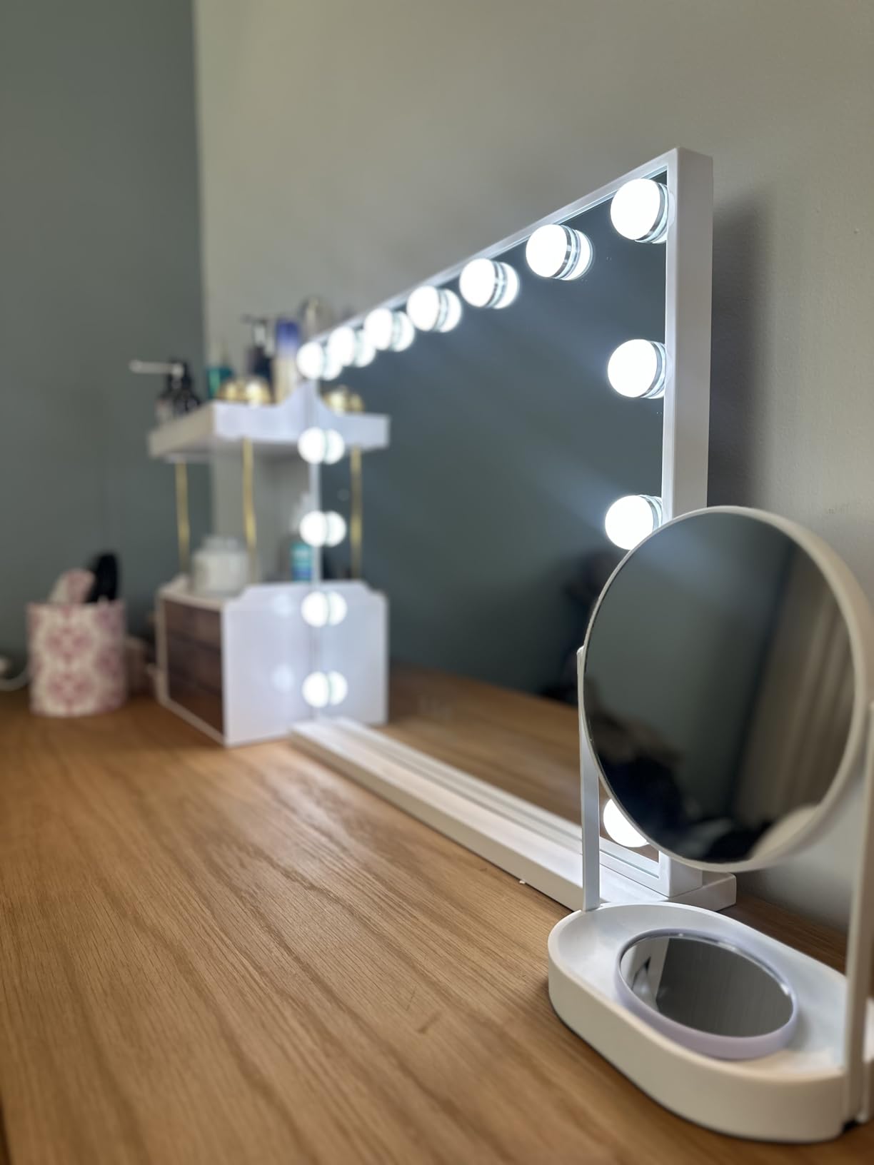 FENCHILIN Vanity Mirror with Lights, Hollywood Lighted Makeup Mirror with 15 Dimmable LED Bulbs for Dressing Room & Bedroom, Slim Metal Frame Design, White customer photo 2