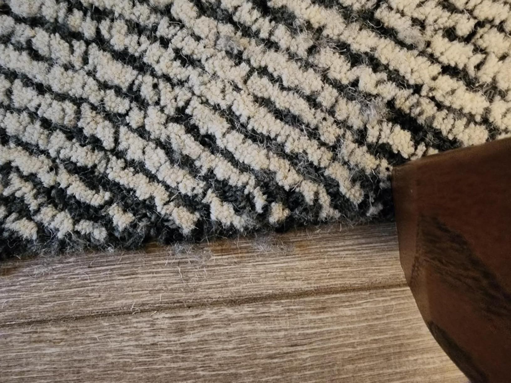 SAFAVIEH Area Rug 8x10 - Abstract Collection - Large - Ivory & Charcoal, Handmade Wool, Ideal for Living Room, Bedroom, Office, Dining Space customer photo 1