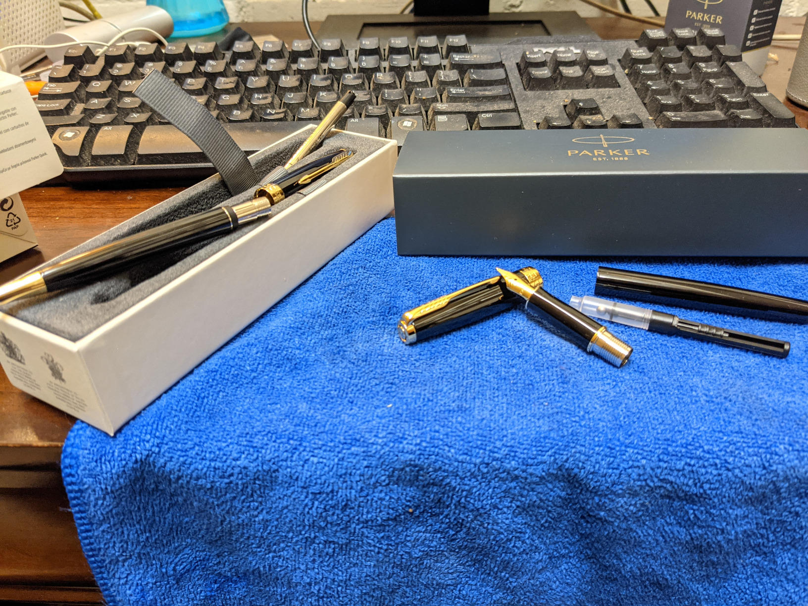 Parker Sonnet Duo Gift Set with Ballpoint Pen & Fountain Pen (18K Gold Nib) | Gloss Black with Gold Trim | Black Refill & Cartridges | Gift Box customer photo 1