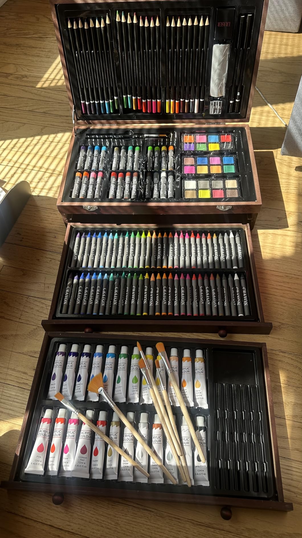 Shuttle Art 106 Piece Deluxe Art Set, Art Supplies in Wooden Case, Painting Drawing Art Kit with Crayons Colored Pencils Oil Pastels Watercolor Cakes Coloring Book Sketch Pad for Kids Adults customer photo 1