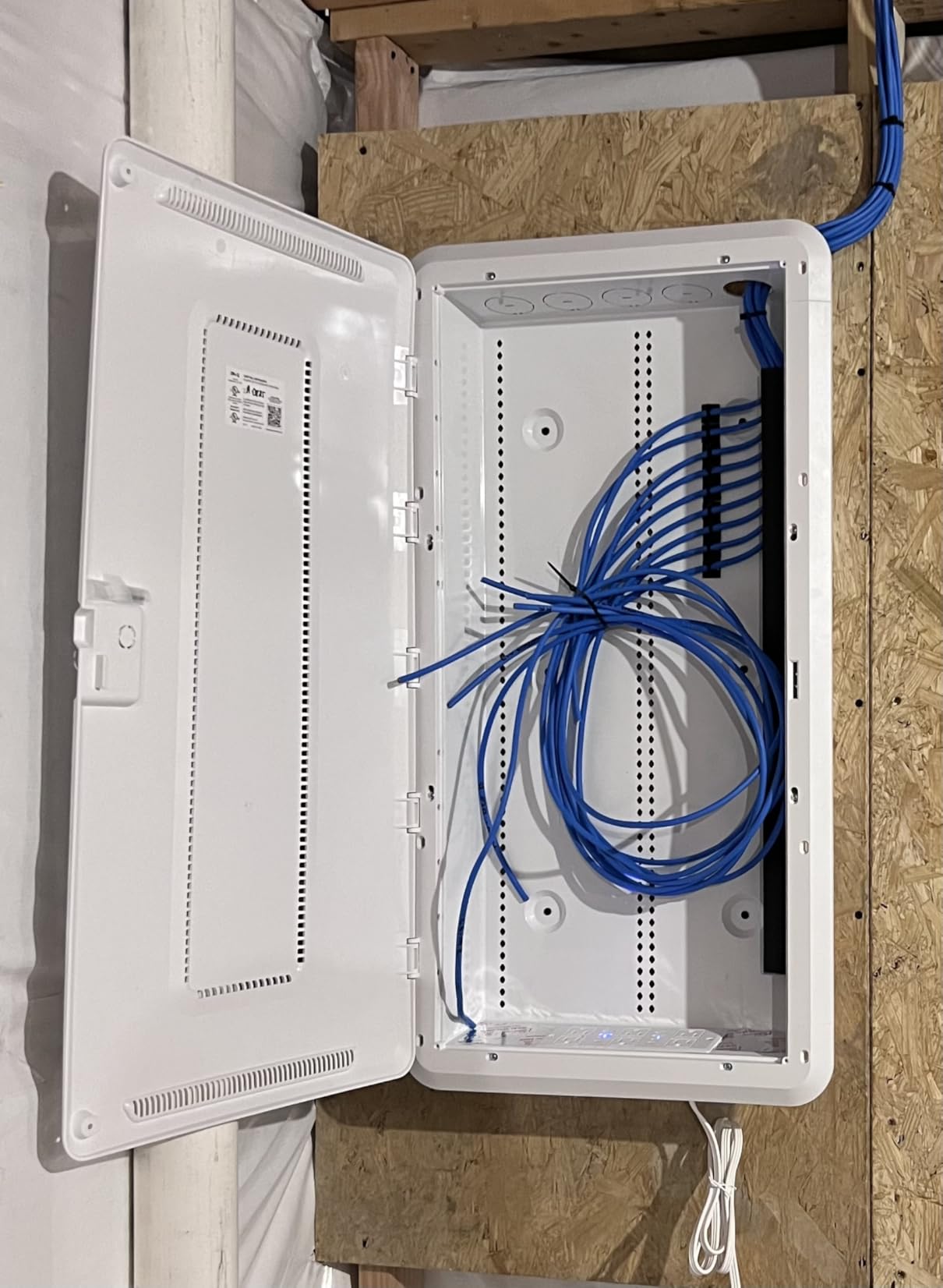 Legrand On-Q 30 Inch Media Enclosure, WiFi Electrical Box, Cable Management Box for Distribution of Networking Service, Recessed Media Box Lets Signal Through, White, ENP3050NA customer photo 2
