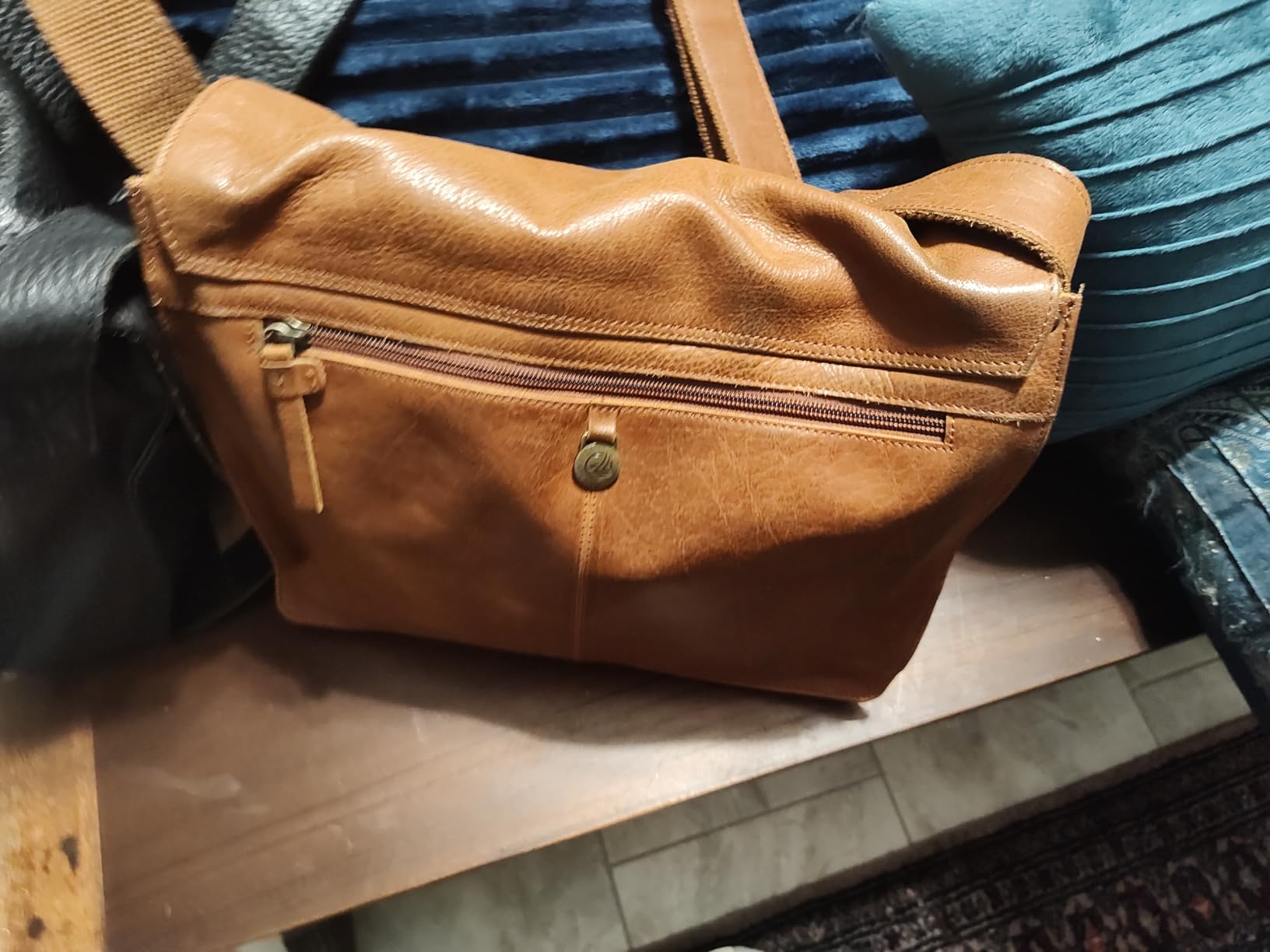 Antonio Valeria Albert Premium Leather Messenger Bag for Men customer photo 2