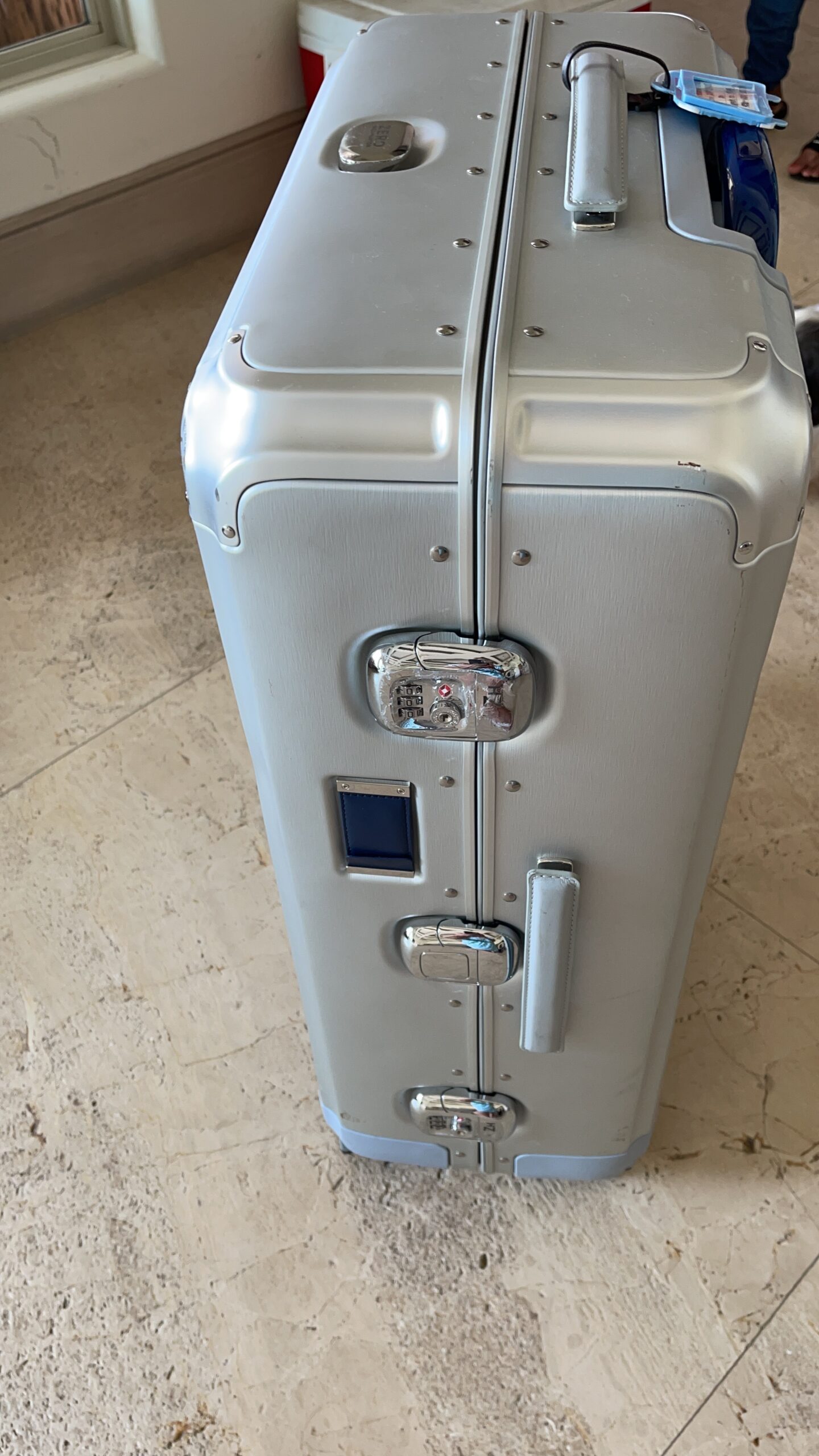 ZERO Halliburton Pursuit Aluminum Hardside Travel Case (Bronze, International Carry-On) customer photo 2