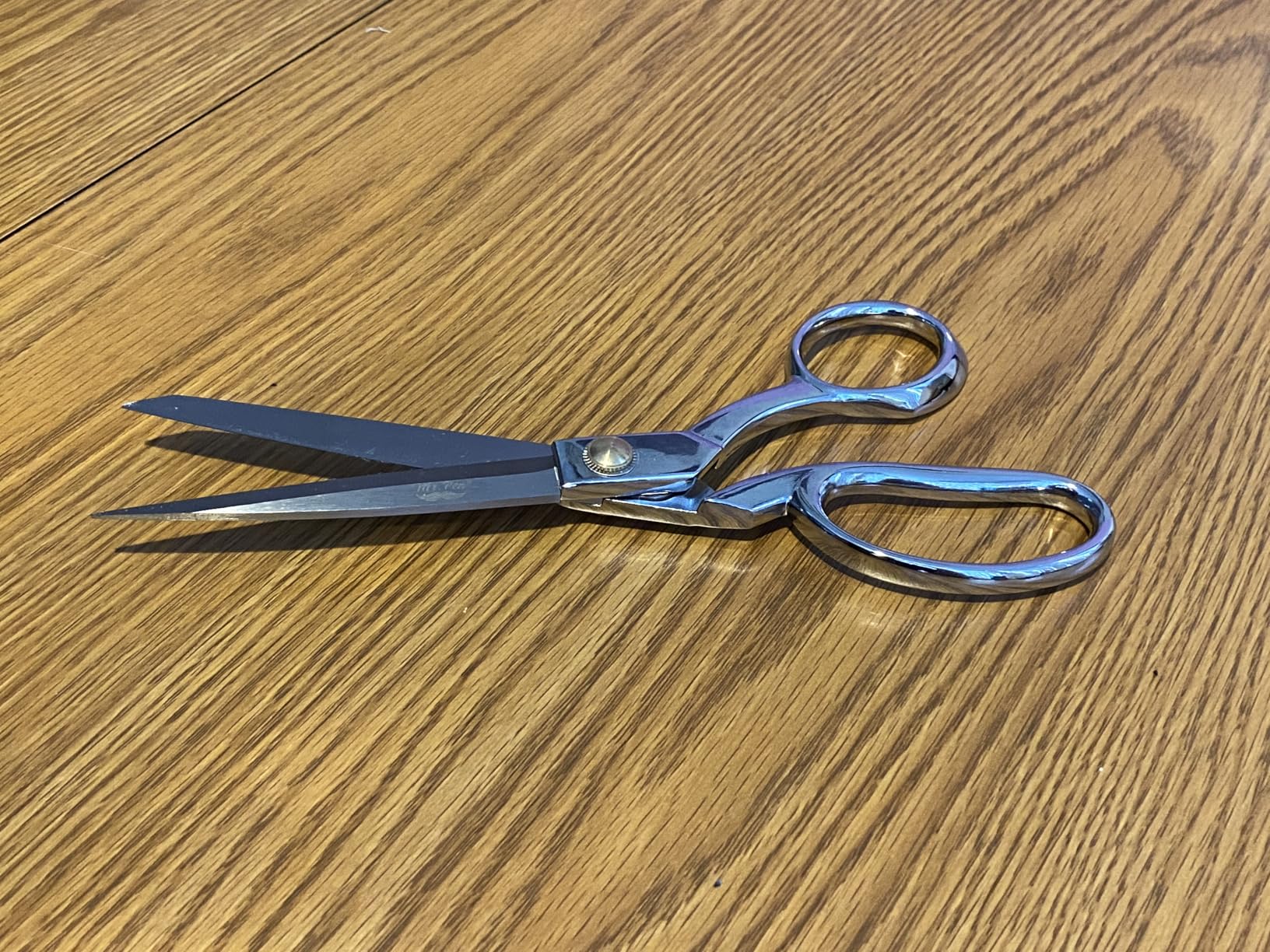 Mr. Pen- Premium Tailor Scissors, 8-Inch, Heavy Duty Carbon Steel Sewing & Fabric Scissors, Tailor Shears, Ultra-Sharp for Smooth Cutting, Durable and Precision Crafting Tools customer photo 2