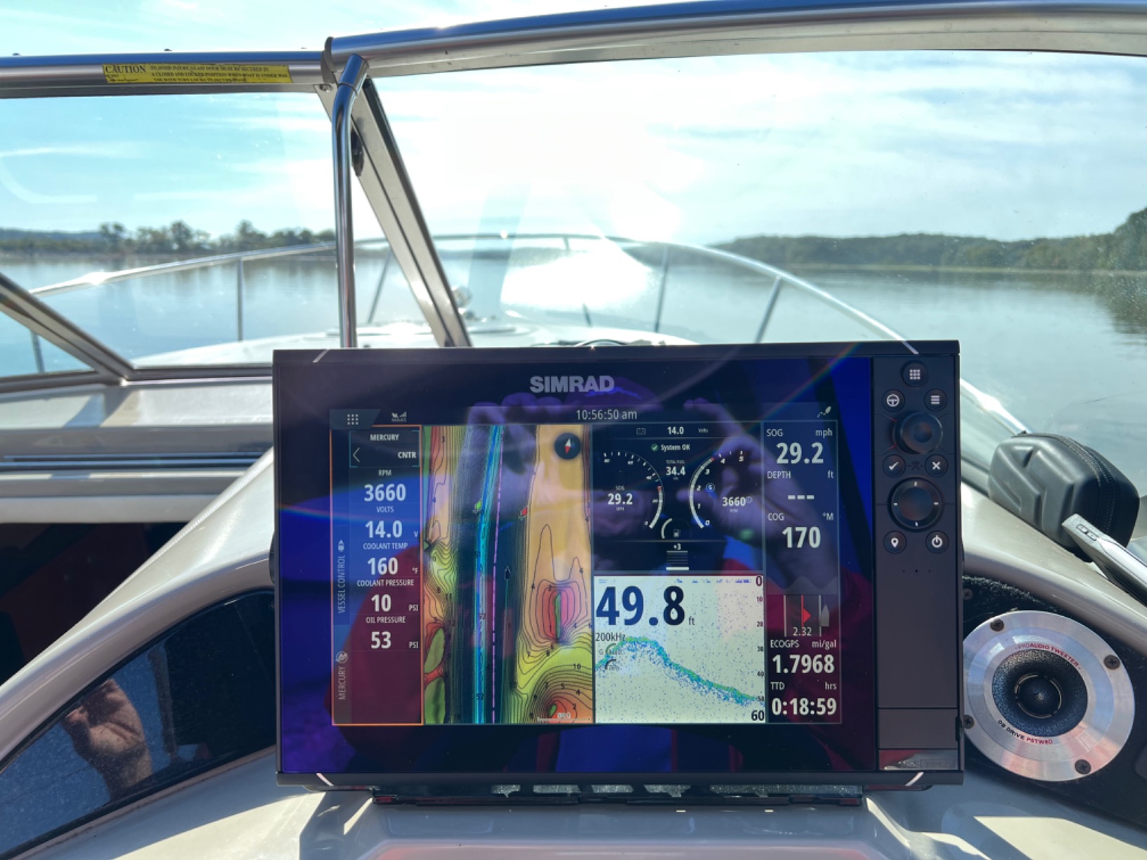 Simrad NSS12 Evo3S 12-inch Multifunction Fish Finder Chartplotter with Preloaded C-MAP US Enhanced Charts (Navionics Compatible) customer photo 1