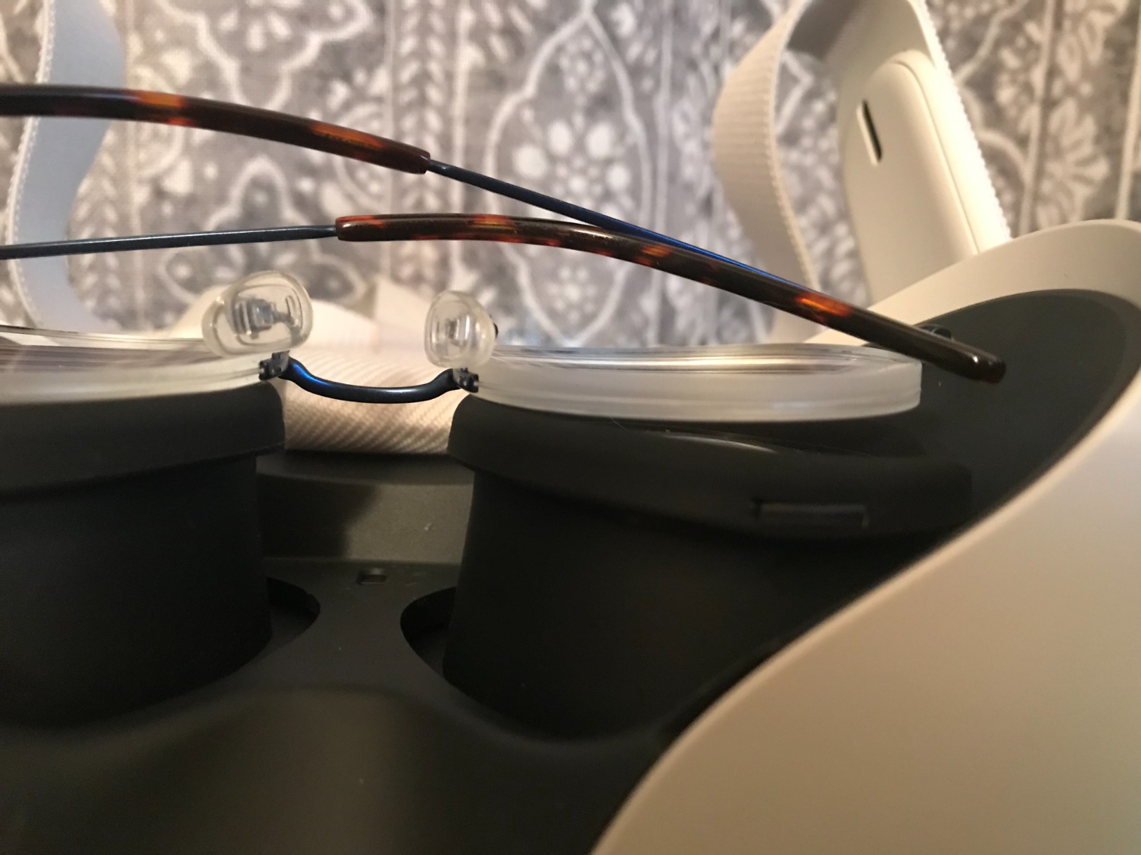 AMVR Glasses Spacer Compatible with Oculus Quest 3S/Quest 2/Rift S Accessories, Soft Silicone Anti-Scratch Ring, Protect VR Lens and Prescription Glasses from scratchings (Not Compatible with Quest 3) customer photo 2