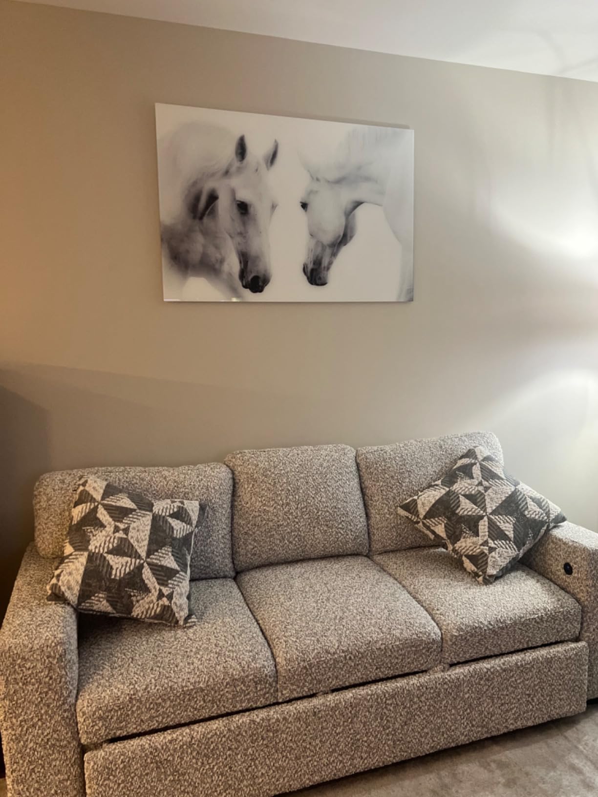 Empire Art Direct White Horse Wall Art Graphic Printed on Frameless Free Floating Tempered Glass Panel Ready to Hang, Living Room, Bedroom & Office, 32
