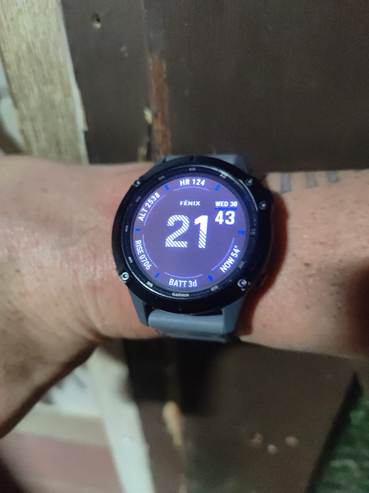 Garmin 010-02410-10 Fenix 6 Pro Solar, Multisport GPS Watch with Solar Charging Capabilities, Advanced Training Features and Data, Black with Slate Gray Band customer photo 1