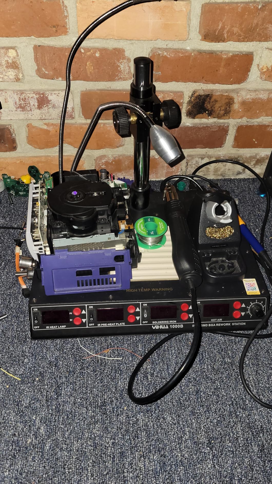 YIHUA 1000B- 4 in 1 Station - IR Infrared BGA, Preheater, Soldering Station and Hot Air Rework Station, plus a Temp Sensor, C/F display, PCBs Holder, LED Lamp and more. customer photo 1