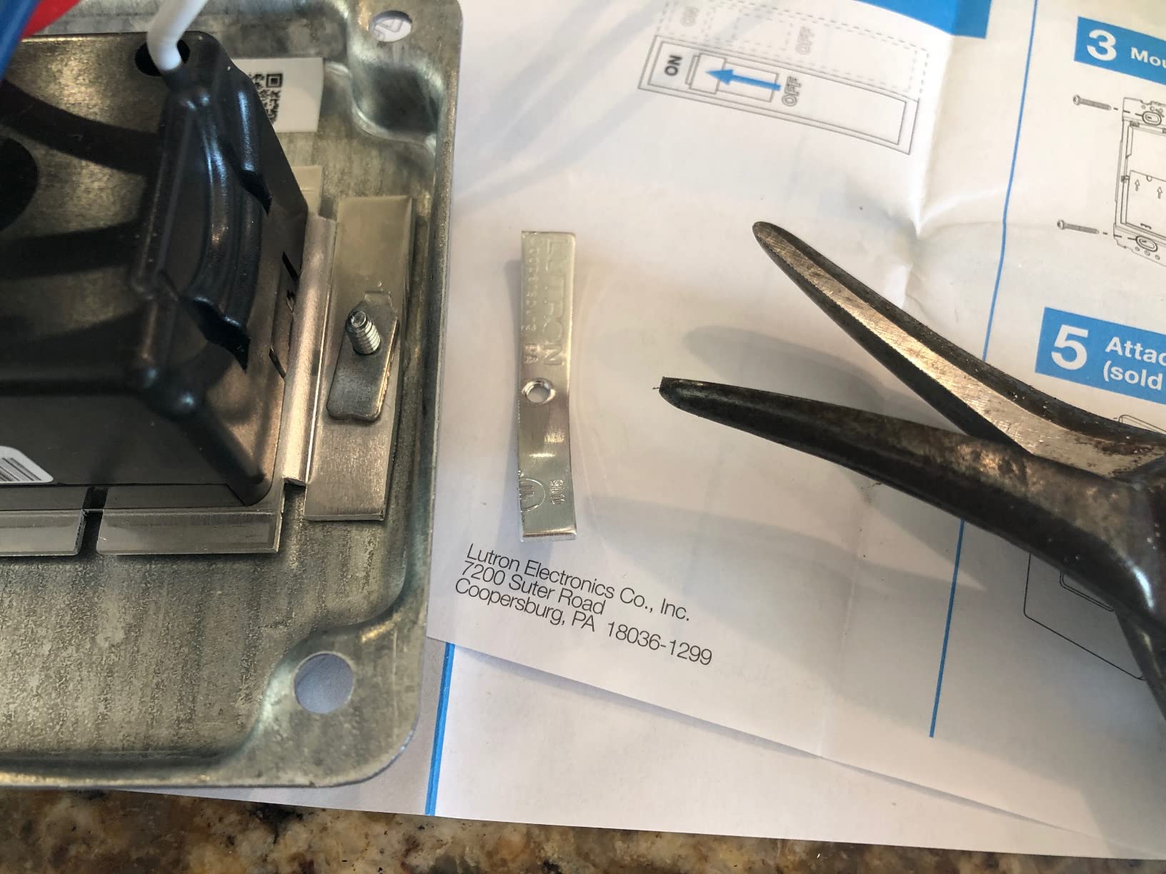 Lutron Caseta Smart Light Switch 3-Way Kit, with Pico Remote, Wallplate, Wall Bracket for LED Lights and Fans, On-Off Only, 5 Amp, Neutral Required customer photo 2