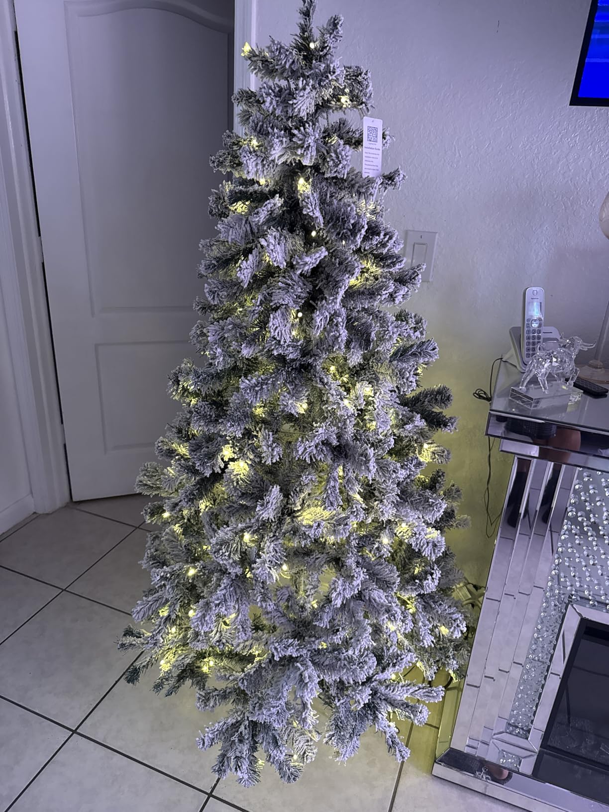 Best Choice Products 9ft Pre-Lit Pre-Decorated Pine Hinged Artificial Christmas Tree w/ 2,028 Flocked Frosted Tips, 108 Pine Cones, 850 Lights customer photo 1