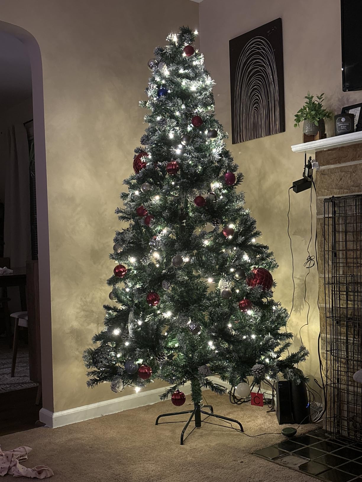 Best Choice Products 9ft Pre-Lit Pre-Decorated Pine Hinged Artificial Christmas Tree w/ 2,028 Flocked Frosted Tips, 108 Pine Cones, 850 Lights customer photo 2