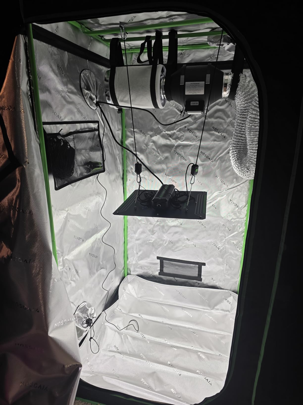 VIVOSUN Grow Tent Kit, 2.7 × 2.7ft Complete Grow System, WiFi-Controlled Grow System with Full Spectrum LED Grow Light, Automatic Ventilation, GrowHub Outlet A22 with Temperature and Humidity Sensor customer photo 1