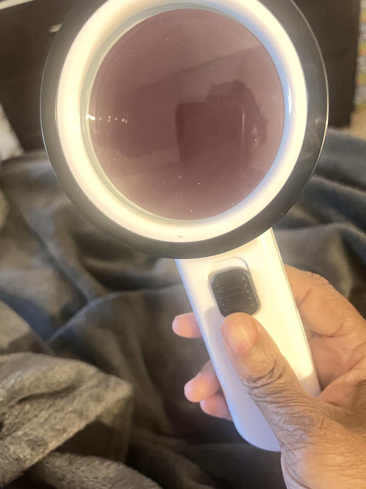 Nazano Magnifying Glass with Light, Ultra-Clear Lightweight Handheld Reading Magnifier with 12 LEDs, Distortion-Free Optical Lens for Seniors, Macular Degeneration, Close Work, Coins & Pill Bottles customer photo 1