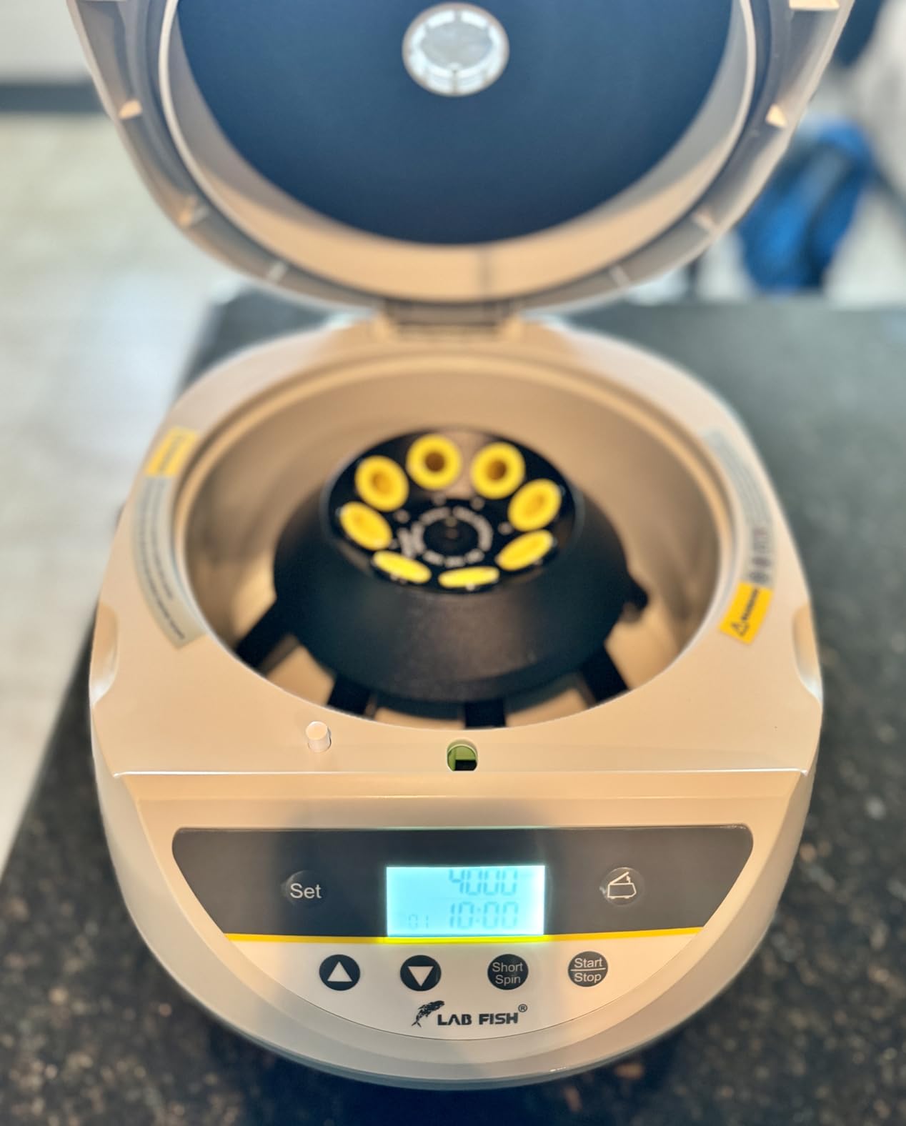 LAB FISH PRP Lab Benchtop Centrifuge Machine 6 x 2ml/5ml/10ml/15ml Capacity Test Tubes, Low Speed 500-5000r/min, Max 3074xg RCF customer photo 1