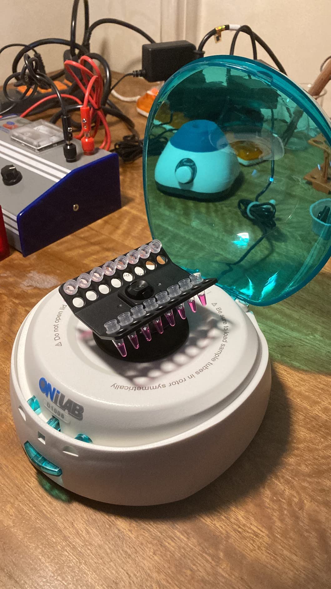 ONiLAB Scientific Mini Centrifuge 7000RPM, 2680 x g RCF, Lab Benchtop Centrifuge with 2 Rotors for 8 x 0.2/0.5/1.5/2.0ml and 0.2mLx32 PCR Strips, Low Noise≤45dB, 100-240V, Green lid(ONLY for MICROTUBES) customer photo 1