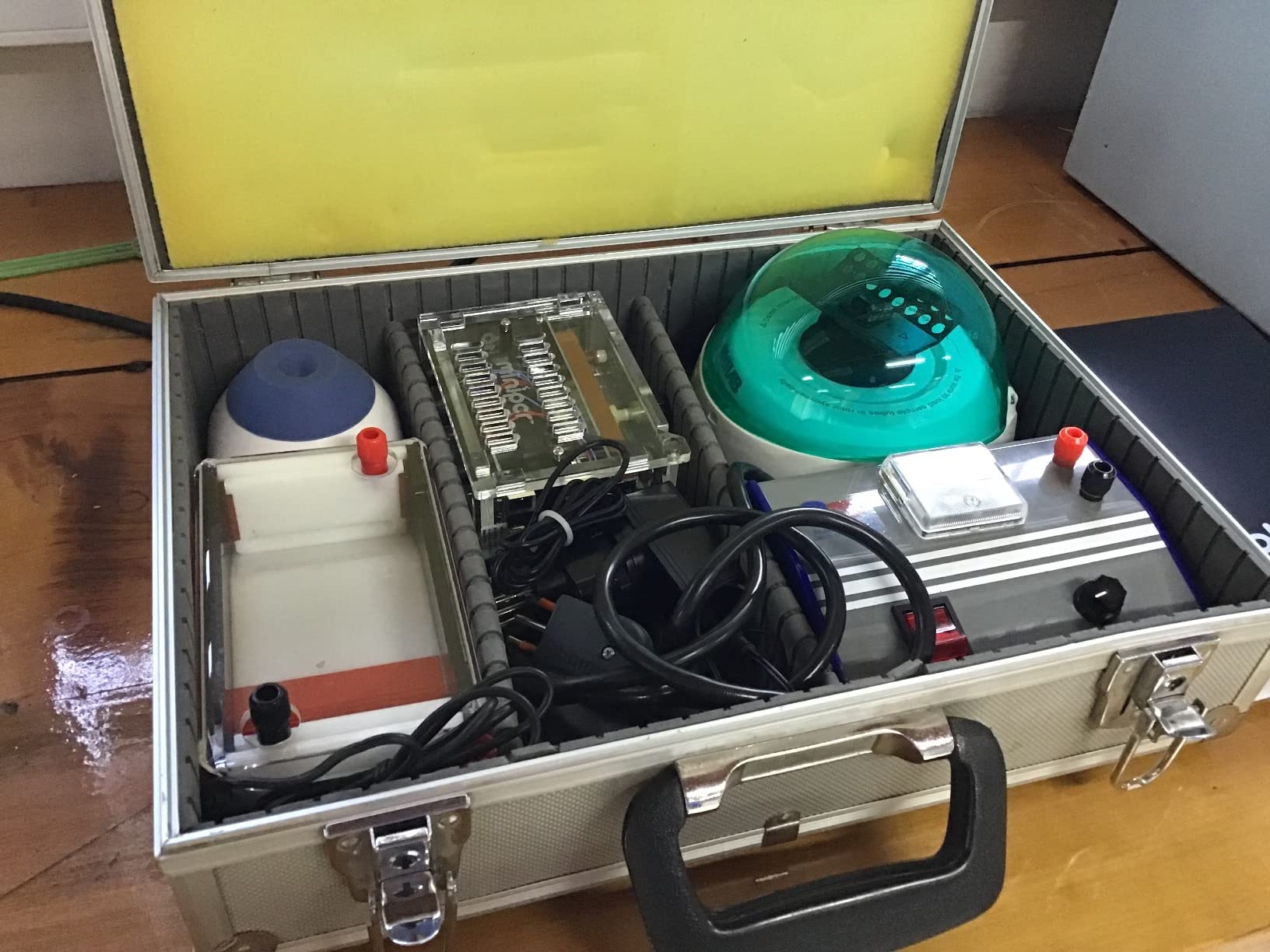 ONiLAB Scientific Mini Centrifuge 7000RPM, 2680 x g RCF, Lab Benchtop Centrifuge with 2 Rotors for 8 x 0.2/0.5/1.5/2.0ml and 0.2mLx32 PCR Strips, Low Noise≤45dB, 100-240V, Green lid(ONLY for MICROTUBES) customer photo 2