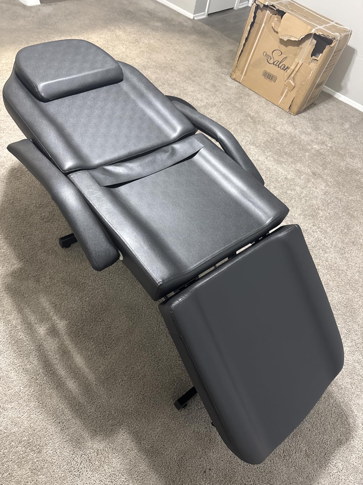 OmySalon Massage Salon Tattoo Chair Esthetician Bed with Hydraulic Stool,Multi-Purpose 3-Section Facial Bed Table, Adjustable Beauty Barber Spa Beauty Equipment, Black customer photo 2