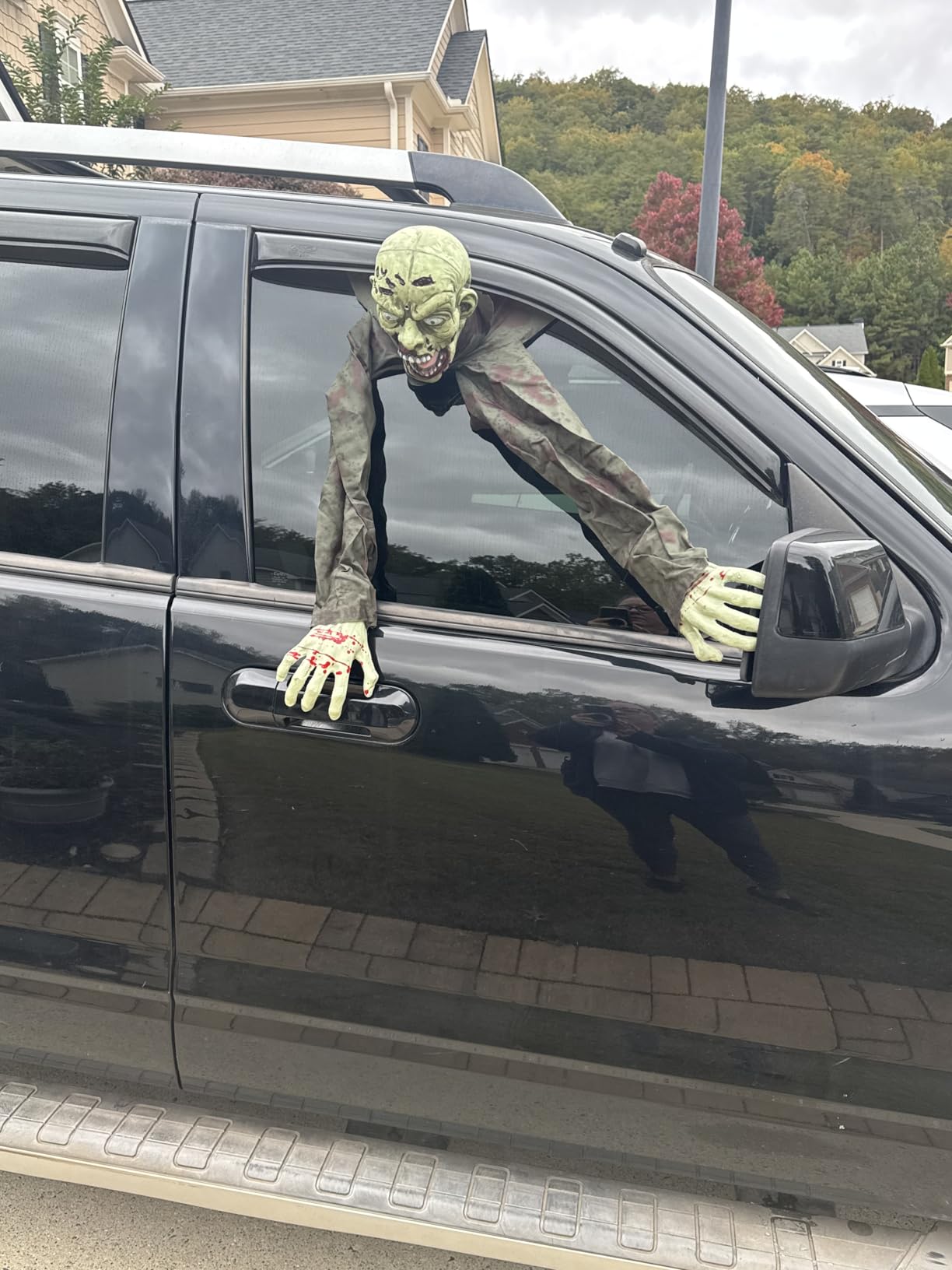 JOYIN Halloween Outdoor Decoration Zombie Groundbreaker with Creepy Sound and Flashing Eyes for Haunted House Props, Yard, Lawn, Patio, Graveyard Halloween Outside Decorations customer photo 1