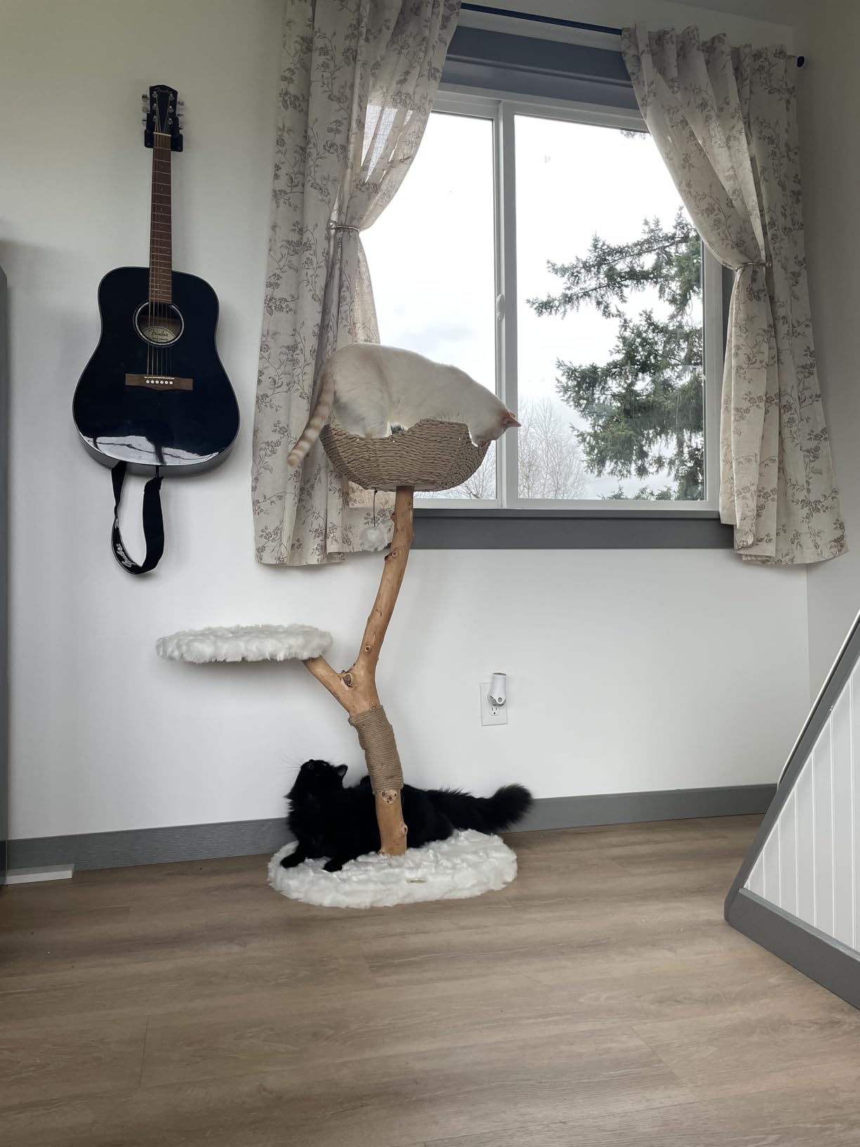 Mau Lifestyle White Uni Cat Tree, 43