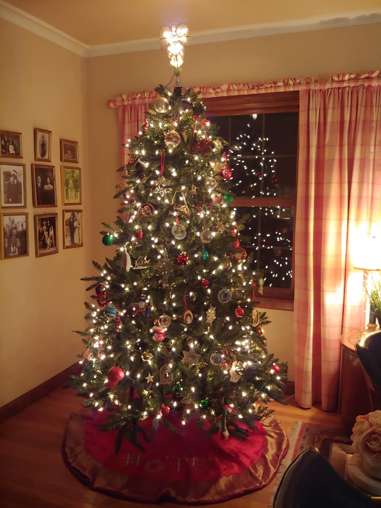 Balsam Hill Vancouver Spruce - Traditional Full Artificial Christmas Tree with Classic Needle Foliage with Premium Stand & Easy Assembly for Indoor Holiday Decorating, LED Clear, 7' customer photo 2