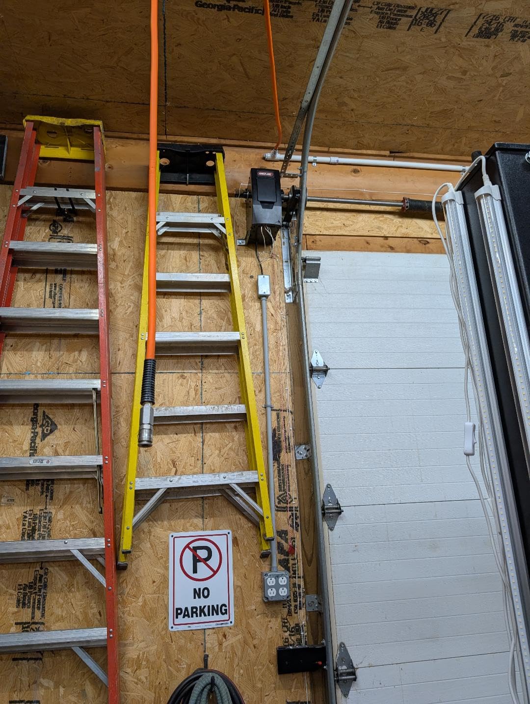 Genie 6072H-O Residential Wall Mounted Garage Door Opener customer photo 2