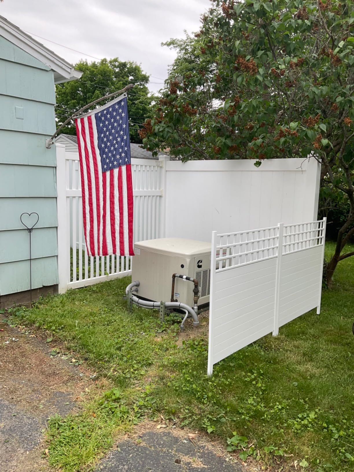 44in H x 42in W (2 Panels) No Dig Zippity Keswick Privacy Fence and Screen Kit, White Vinyl Privacy Fence, Outdoor Privacy Screen Panels for Yard, Trash Can Enclosure, Air Conditioner Fence ZP19060 customer photo 1