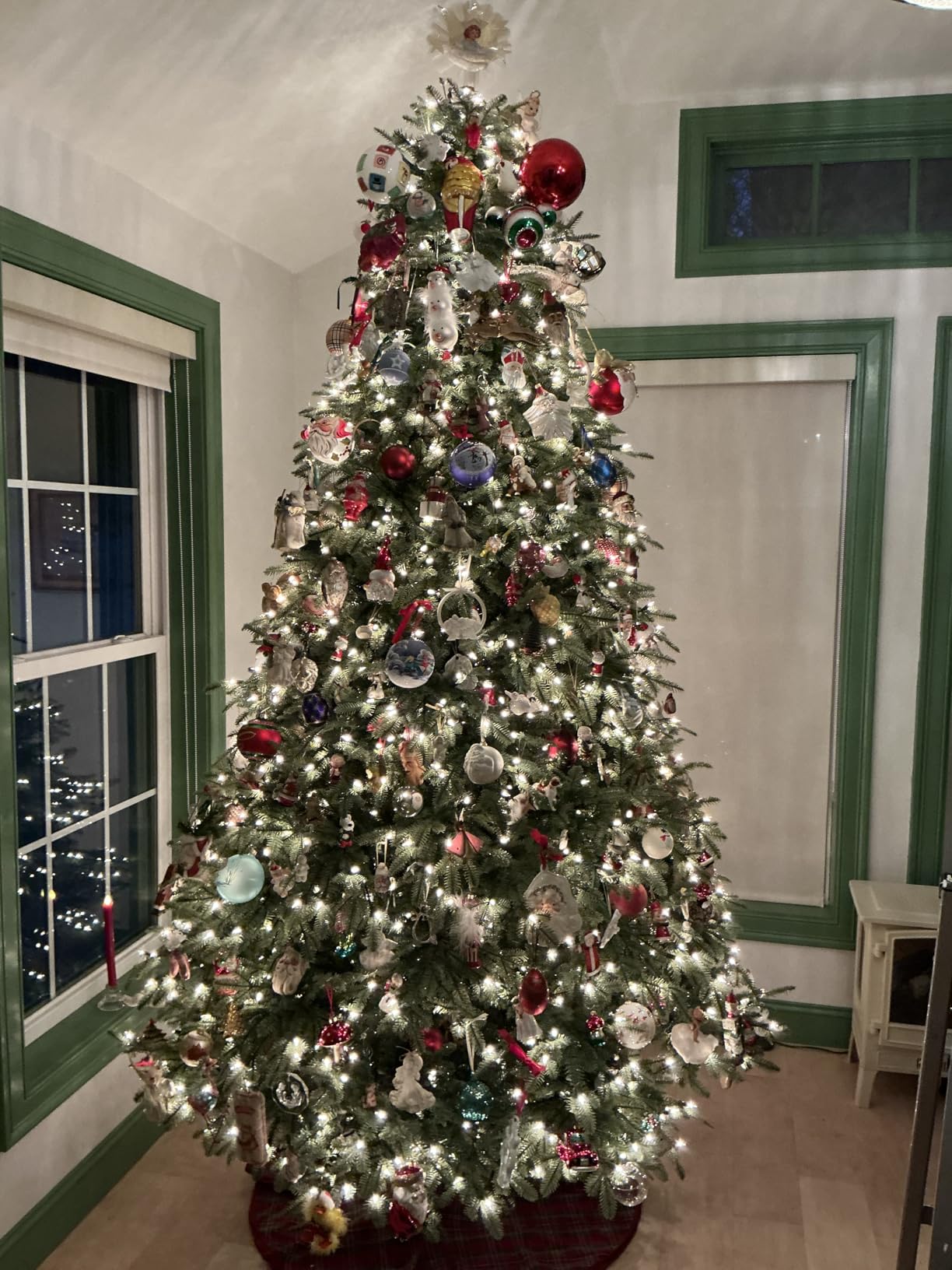Balsam Hill BH Balsam Fir Full Tree - Realistic Artificial Christmas Tree with Premium Stand & Easy Assembly for Indoor Holiday Decorating, LED Clear, 7.5ft customer photo 2