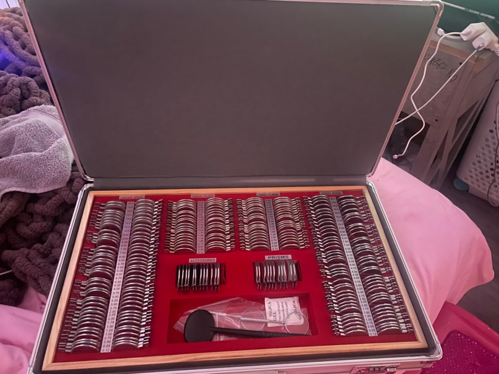 266Pcs Optical Trial Lens Set Optometry Kit Metal Rim Ophthalmic Lenses + Aluminum Case + Trial Frame + Cross Cylinders (266Pcs/Set) customer photo 1
