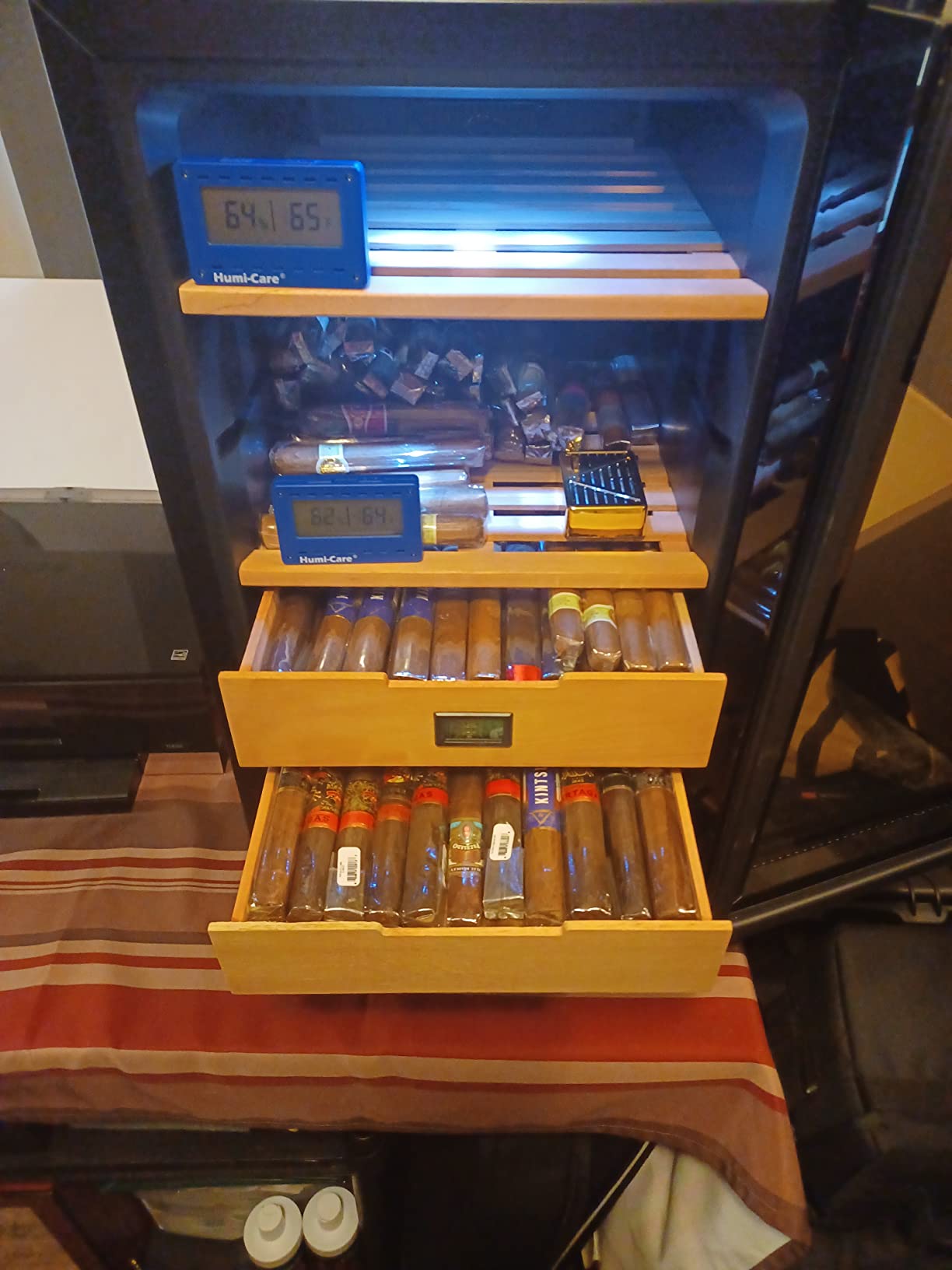 NEEDONE Cigar Humidors 48L with Cooling Function, Electronic Cooler Humidor Cabinet for 300 Cigars, Spanish Cedar Wood Drawer Shelves with Digital Hygrometer, Gift for Men, 2 Year Warranty customer photo 1