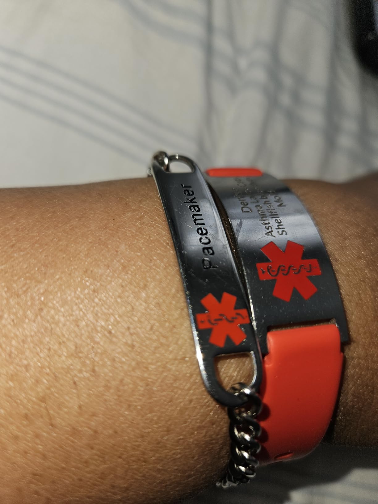 TGLS Red Medical Alert Bracelet for Women Men Emergency First Aid Health Alert Engraved Adjustable Stainless Steel Chain Bracelets customer photo 2