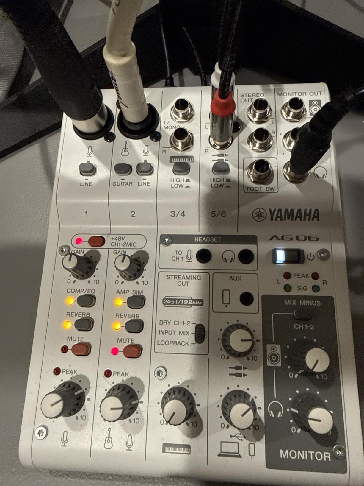 Yamaha AG06MK2 White 6-Channel Live Streaming Loopback Mixer/USB Interface with Steinberg Software Suite customer photo 2
