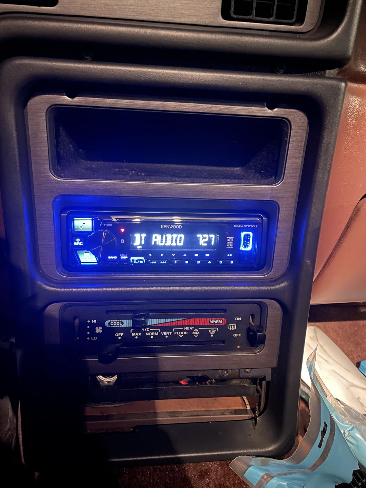 KMM-BT270U Bluetooth Digital Media Car Stereo Receiver with USB Port - AM/FM Radio, MP3 Player, High Contrast LCD, Detachable Face Plate, Single DIN, 13-Band EQ customer photo 1