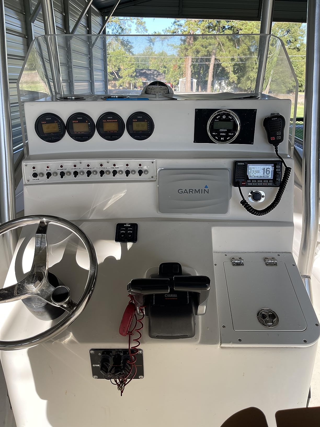 Uniden UM725GBT Fixed Mount Marine VHF Radio with GPS Built-in, Bluetooth, 25 Watt, All USA/Canada/International Channels, NOAA Weather, Speaker Mic customer photo 2